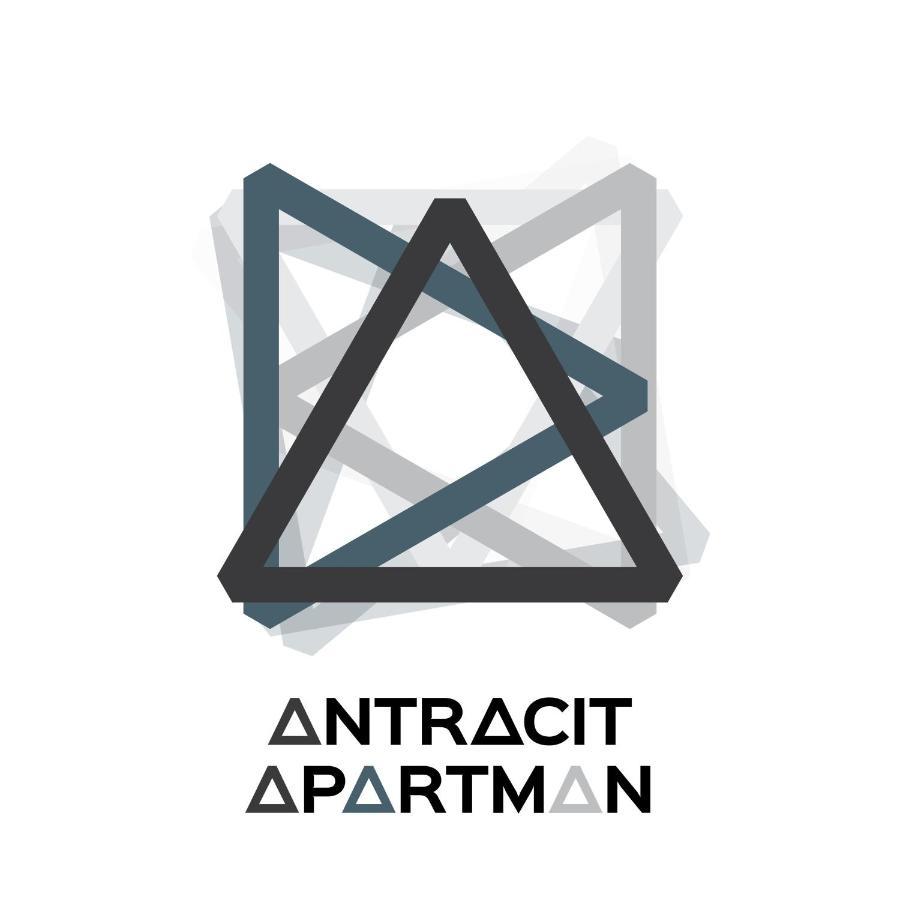 Antracit Apartman - Free Parking ペーチ エクステリア 写真